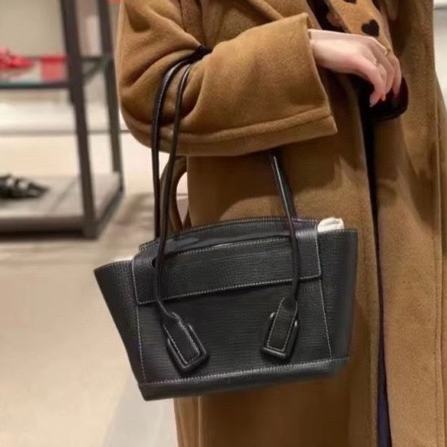 99新Bottega VenetaArco33黑色 全皮小號手提單肩包-4