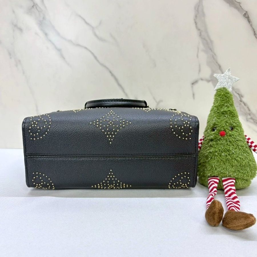 LV OnTheGo PM黑色金釘手提包-7