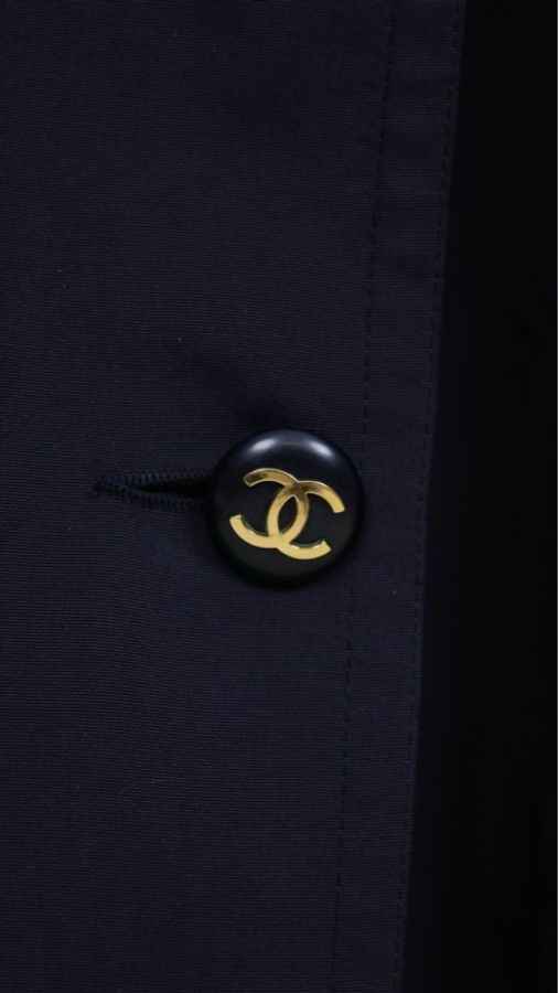Chanel深蓝色双排金扣风衣外套-8