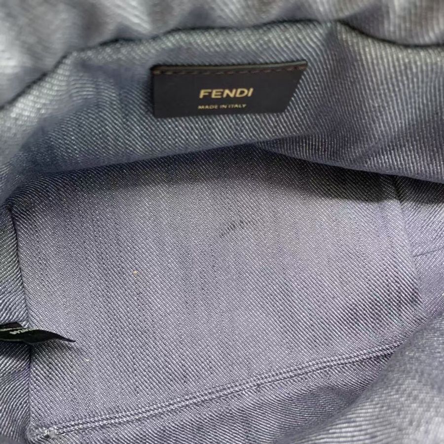 Fendi 芬迪Mamma Baguette 淺藍色FF老花丹寧牛仔手提單肩包 配有抽繩開合 可手提 也可斜挎-9