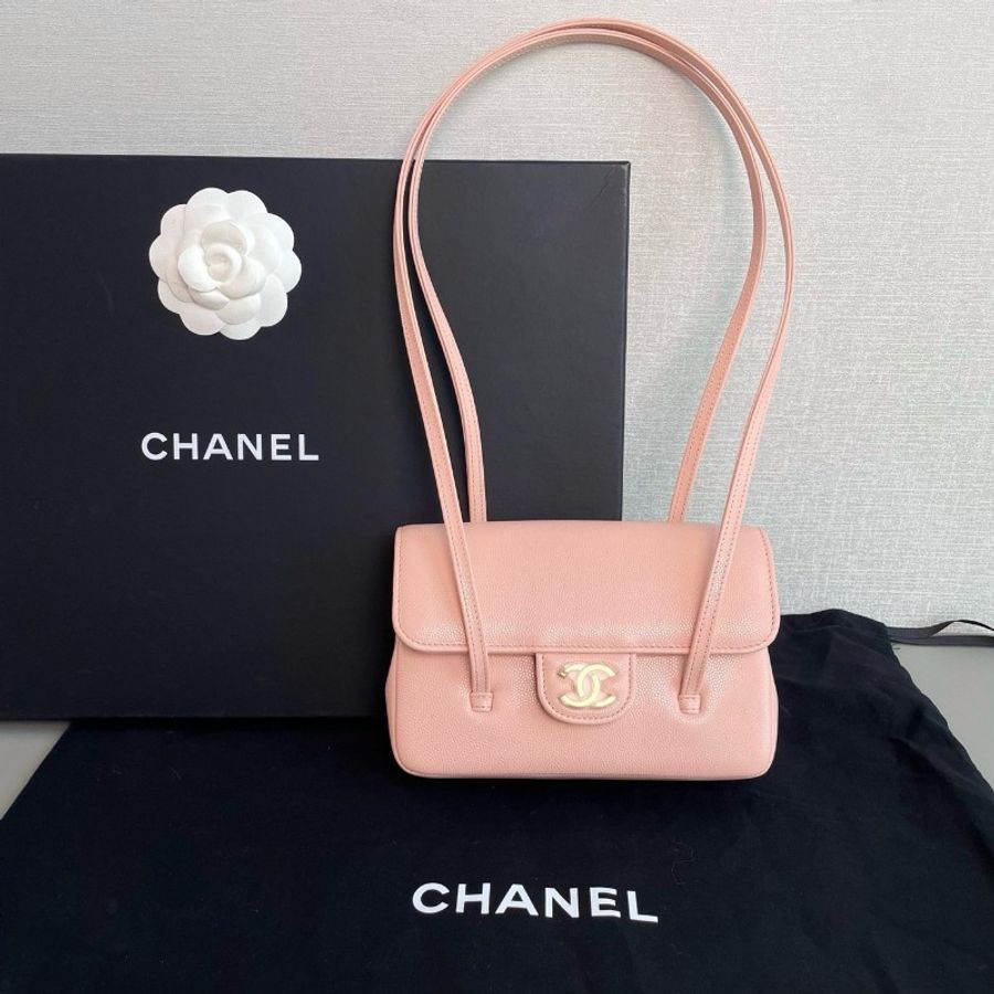 Chanel香奈兒 Preppy coco
櫻花粉荔枝紋皮金扣
閒置新✨️-1