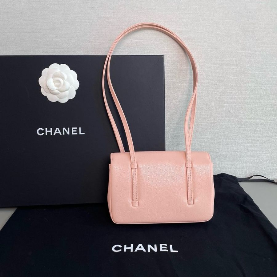 Chanel香奈兒 Preppy coco
櫻花粉荔枝紋皮金扣
閒置新✨️-2