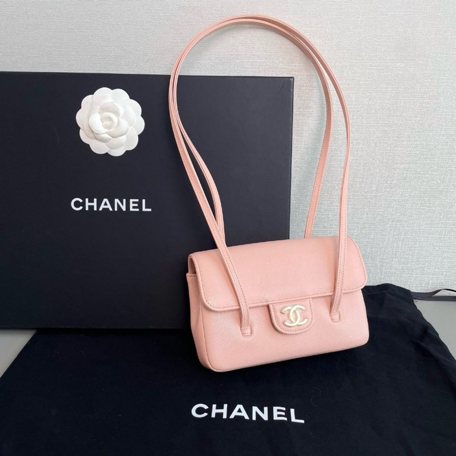 Chanel香奈兒 Preppy coco
櫻花粉荔枝紋皮金扣
閒置新✨️-3