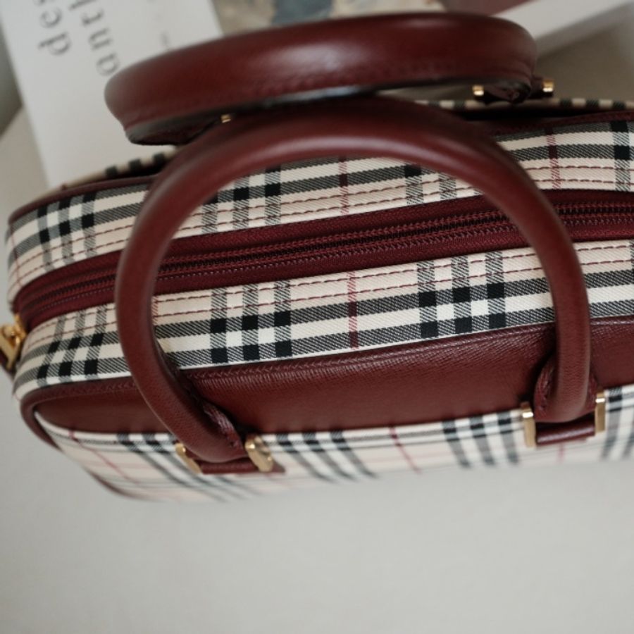 Burberry 經典 House Check 格紋拼接酒紅十字紋皮革波士頓包 / 保齡球包-5