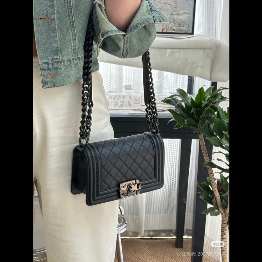 Chanel香奈兒 leboy 小號
so black黑色牛皮 斜挎包
98新✨️-0