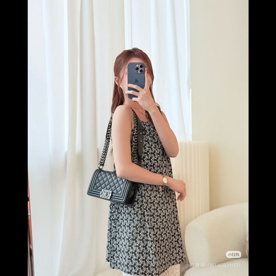 Chanel香奈兒 leboy 小號
so black黑色牛皮 斜挎包
98新✨️-1