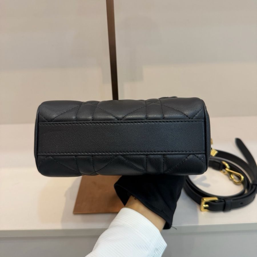 迪奧/Dior Dior Groove 16 迷你手袋 黑色牛皮革超大藤格紋 黑金波士頓手提包斜挎包-6