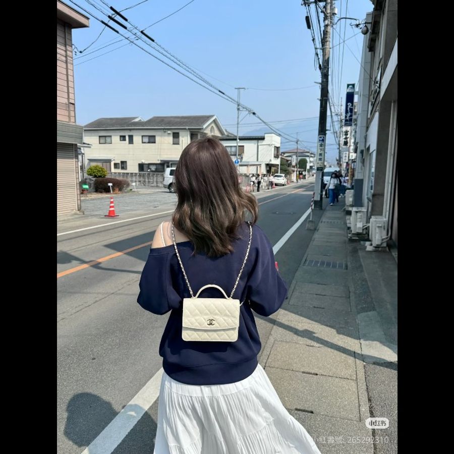 Chanel香奈兒 25C 三合一
奶昔白色金扣荔枝皮woc手柄雙肩包
99新✨️-0