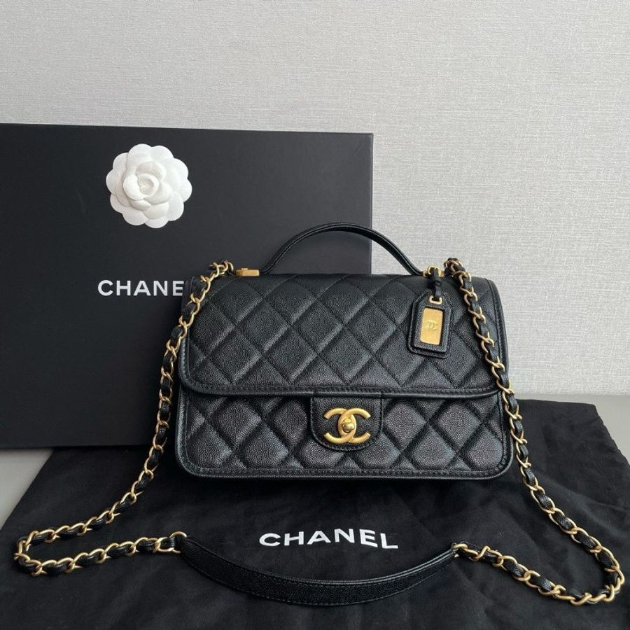 Chanel香奈兒22k黑金荔枝皮手柄郵差包
99新✨️-0