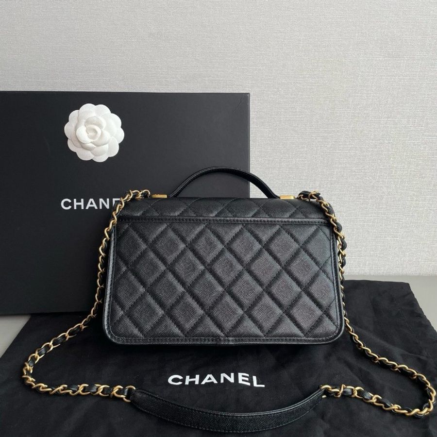 Chanel香奈兒22k黑金荔枝皮手柄郵差包
99新✨️-1
