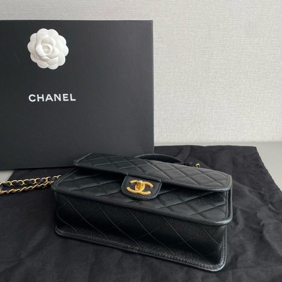 Chanel香奈兒22k黑金荔枝皮手柄郵差包
99新✨️-5