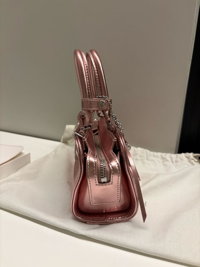 小Ck CHARLES & KEITH 金屬粉色蝴蝶結抓皺保齡球包-2