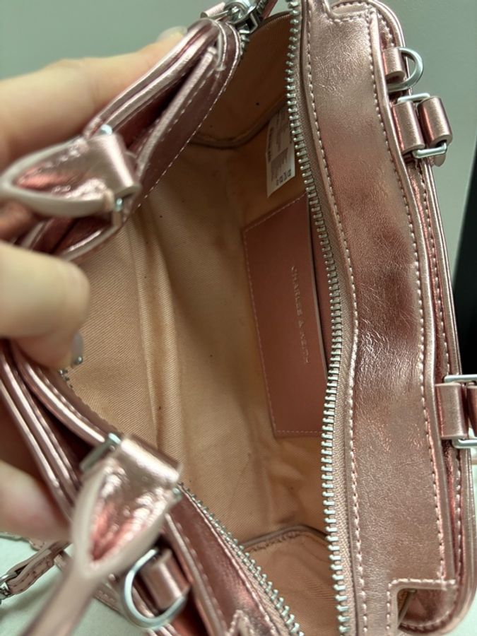 小Ck CHARLES & KEITH 金屬粉色蝴蝶結抓皺保齡球包-6
