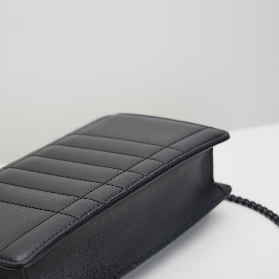 Burberry Lola woc so black斜背包-9