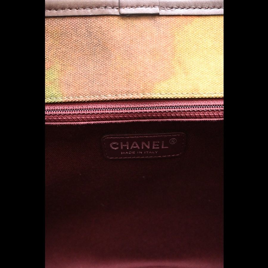 Chanel 15年女权反战系列秀款涂鸦丹宁大号口盖包单肩包-3