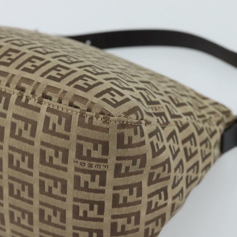 【日本直送】FENDI Zucchino帆布Mamma Baguette包 米色 銀色 8BR004 正品 ep15424V-14