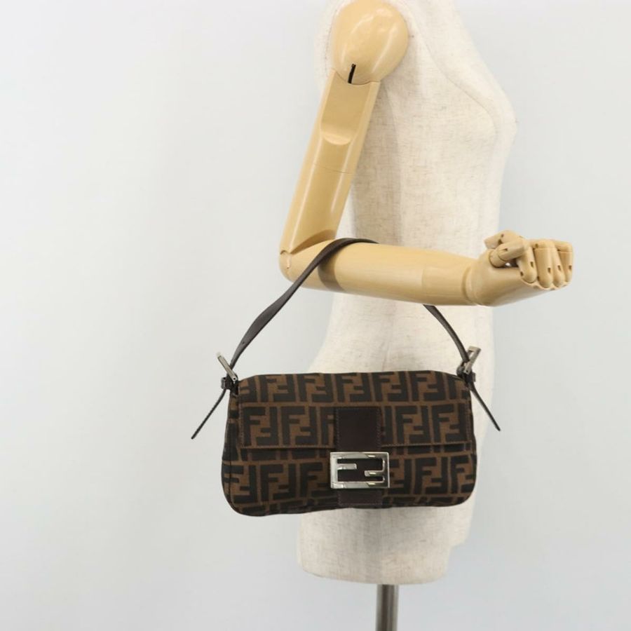 【日本直送】FENDI Zucca帆布Mamma Baguette單肩包 棕色 銀色 正品 yk20678SAM-25