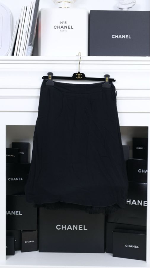 Chanel 00年黑色网面镂空毛毛滚边半裙-4