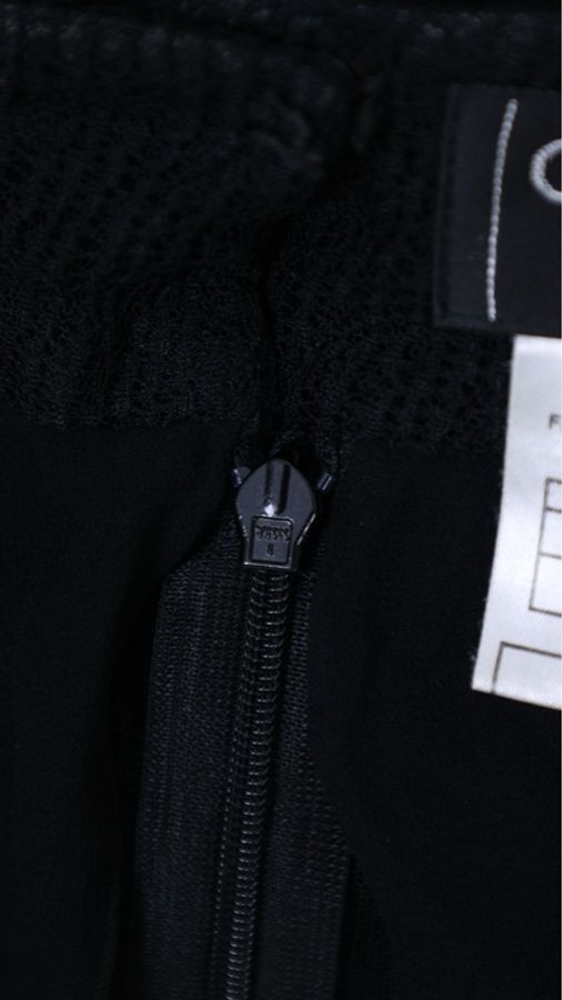 Chanel 00年黑色网面镂空毛毛滚边半裙-9