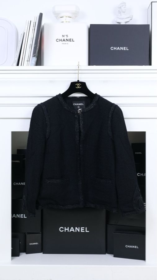 Chanel 09年巴黎迈阿密系列黑色爱心圆领滚边外套-0