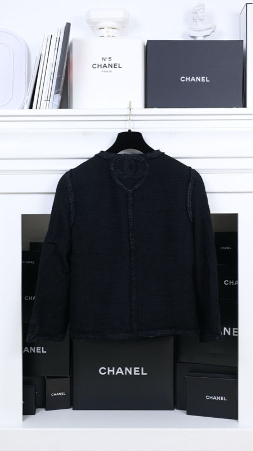 Chanel 09年巴黎迈阿密系列黑色爱心圆领滚边外套-1