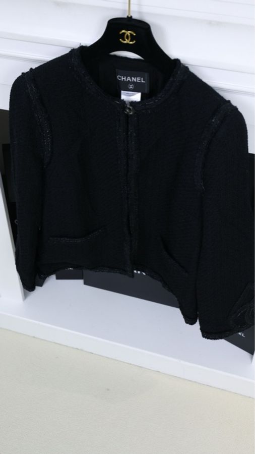 Chanel 09年巴黎迈阿密系列黑色爱心圆领滚边外套-3