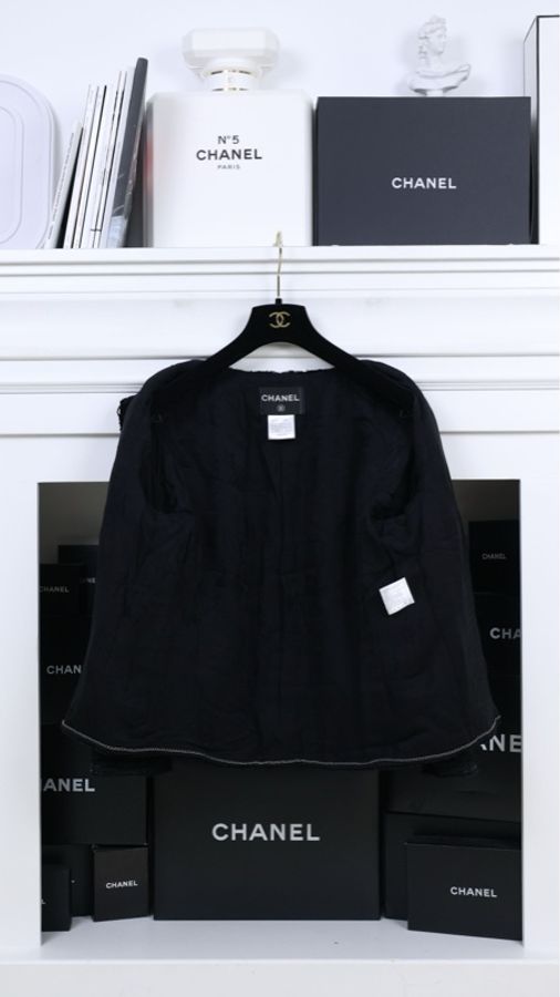 Chanel 09年巴黎迈阿密系列黑色爱心圆领滚边外套-4