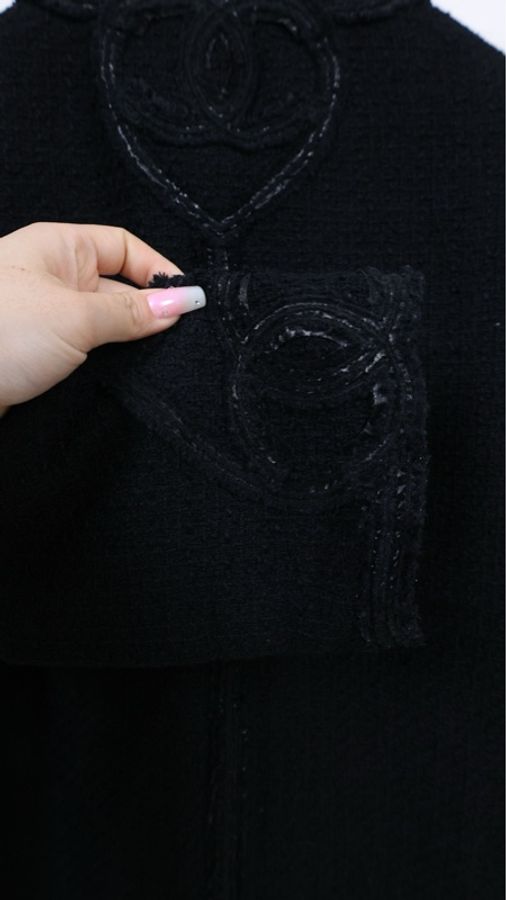 Chanel 09年巴黎迈阿密系列黑色爱心圆领滚边外套-6