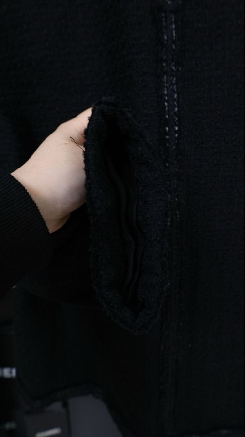 Chanel 09年巴黎迈阿密系列黑色爱心圆领滚边外套-8