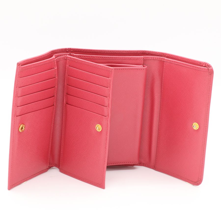 PRADA Saffiano 珊瑚紅 防刮皮革金標翻蓋中夾-16