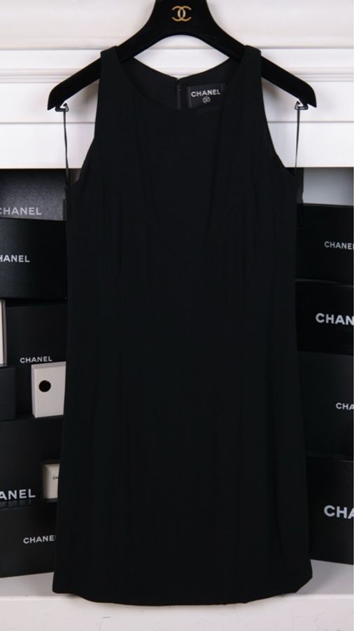 Chanel 06年秀款黑色毛毛滚边网纱无袖连衣裙-2