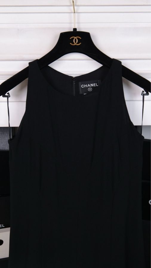 Chanel 06年秀款黑色毛毛滚边网纱无袖连衣裙-28