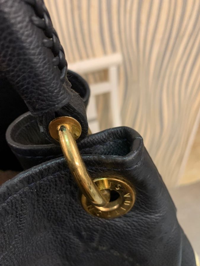 極新Louis Vuitton Artsy MM LV壓紋 包黑色 Monogram Empreinte 壓紋粒面牛皮皮革 金屬配件手工編織提把優雅流浪 hobo通勤包大包媽媽包路易威登包包肩背包手提包手拿包 單肩包 低調精品 質感-8