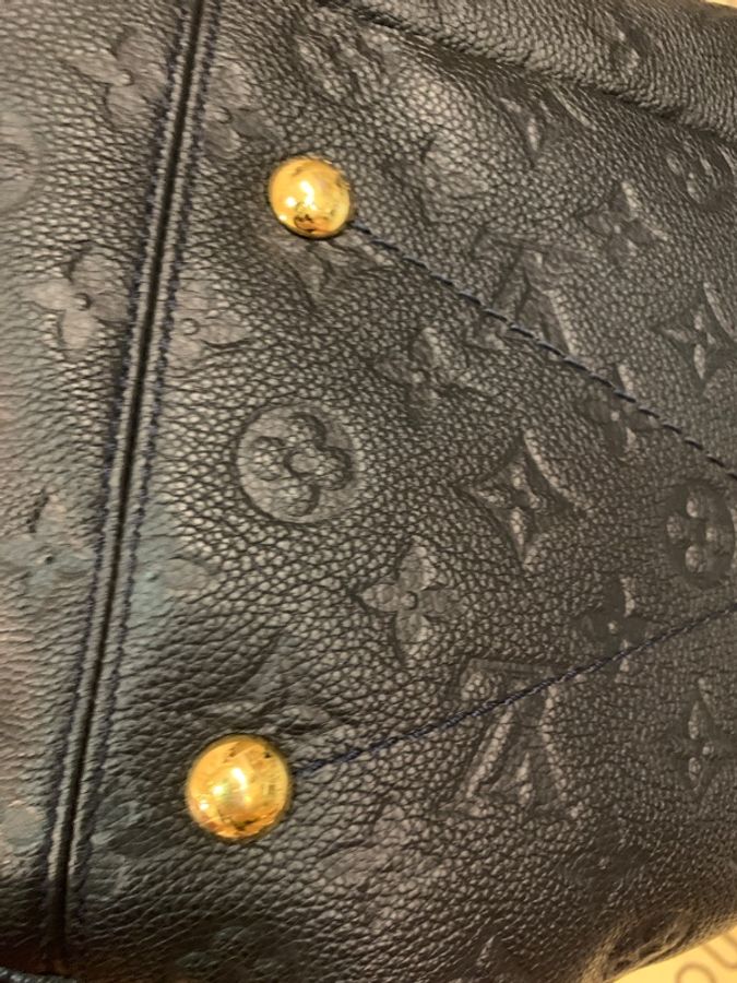 極新Louis Vuitton Artsy MM LV壓紋 包黑色 Monogram Empreinte 壓紋粒面牛皮皮革 金屬配件手工編織提把優雅流浪 hobo通勤包大包媽媽包路易威登包包肩背包手提包手拿包 單肩包 低調精品 質感-10