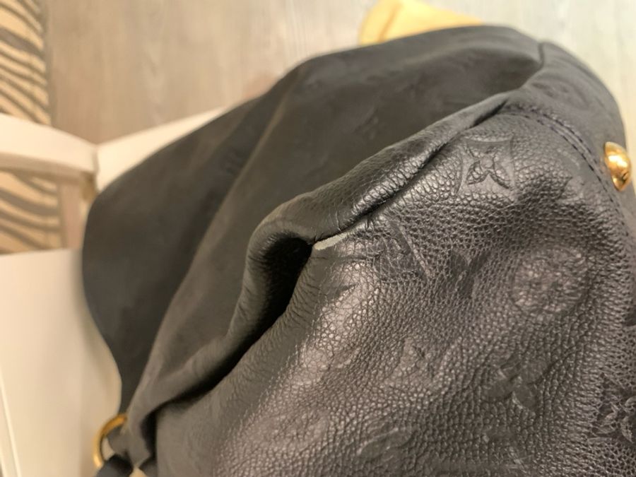 極新Louis Vuitton Artsy MM LV壓紋 包黑色 Monogram Empreinte 壓紋粒面牛皮皮革 金屬配件手工編織提把優雅流浪 hobo通勤包大包媽媽包路易威登包包肩背包手提包手拿包 單肩包 低調精品 質感-13