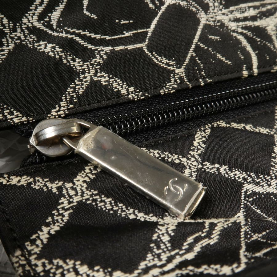 CHANEL 牛皮皮革Essential Logo Leather Tote Bag肩背袋-10