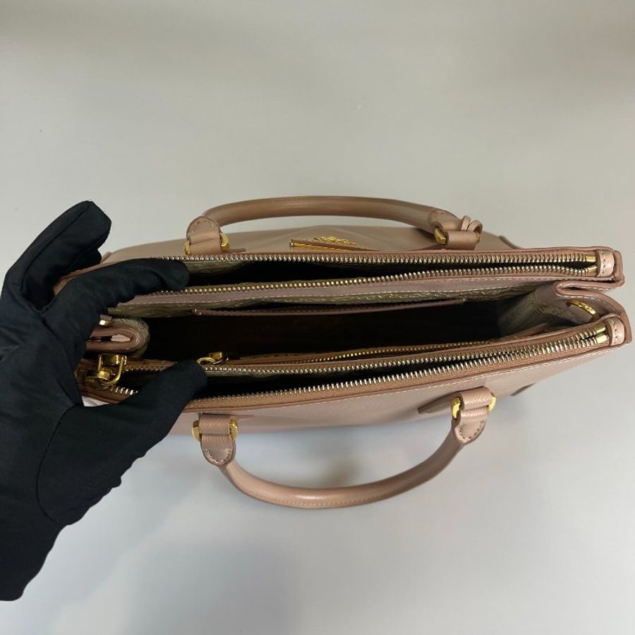 PRADA 淺粉殺手包 中號-6