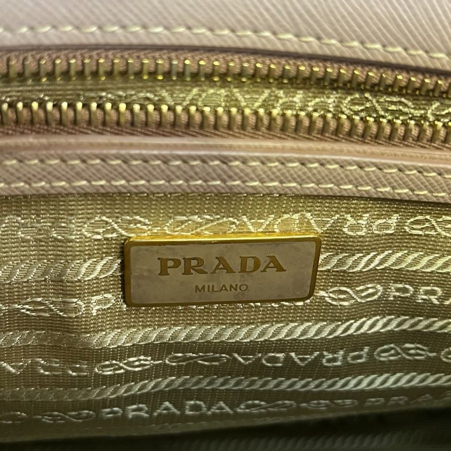 PRADA 淺粉殺手包 中號-9