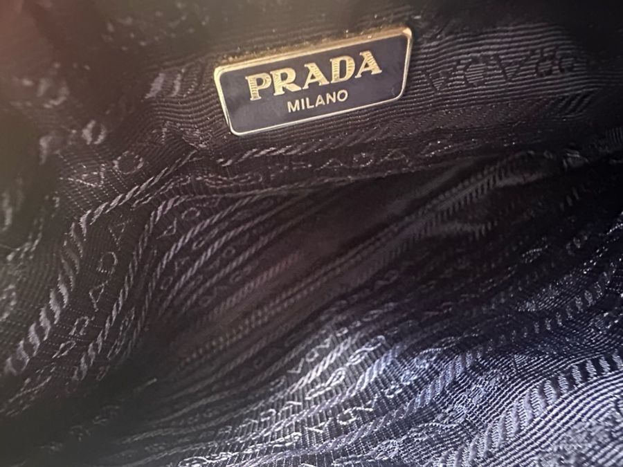 Prada 漂亮紫色多用途手提包/化妝袋/小物袋-2