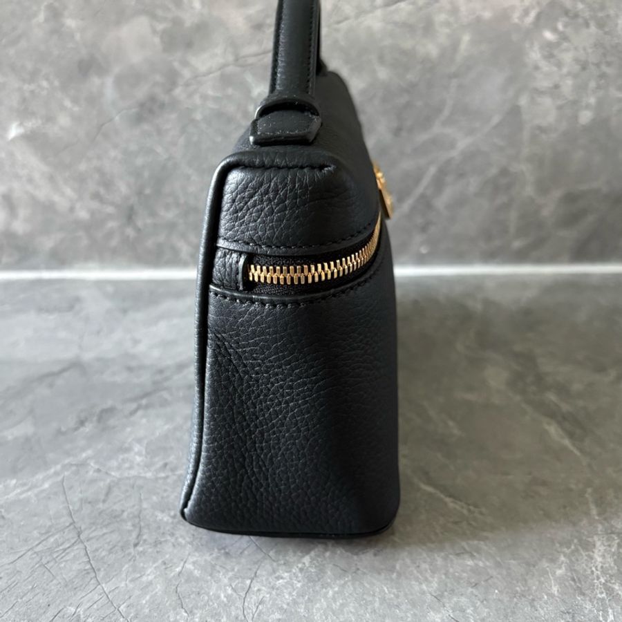 Loro Piana Extra Pocket L19飯盒包 黑金色 (二代扣)-1