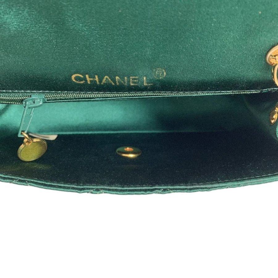 Chanel香奈兒雙C扣緞面菱格紋雕花鏈條方胖子-5