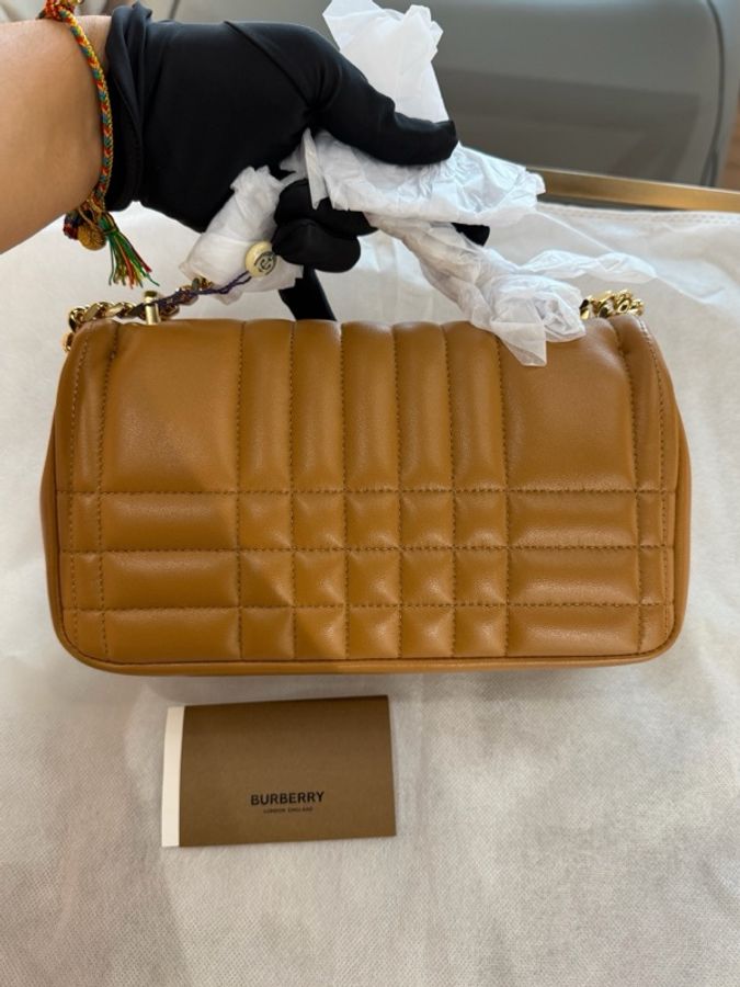 未使用 巴寶莉 Burberry 小號 Lola 蘿納包 焦糖色斜挎包 鏈條包單肩包手提包相機包 尺寸:23*7*14 。-4