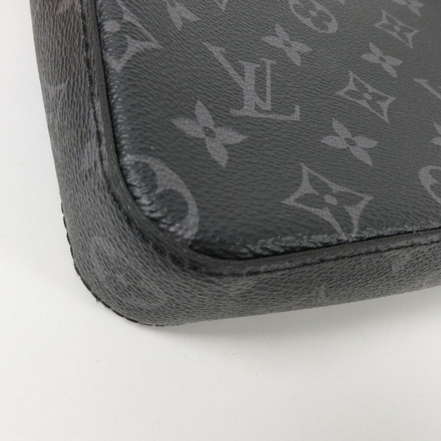LOUIS VUITTON Monogram Eclipse Reverse Trio Messenger肩背袋-14