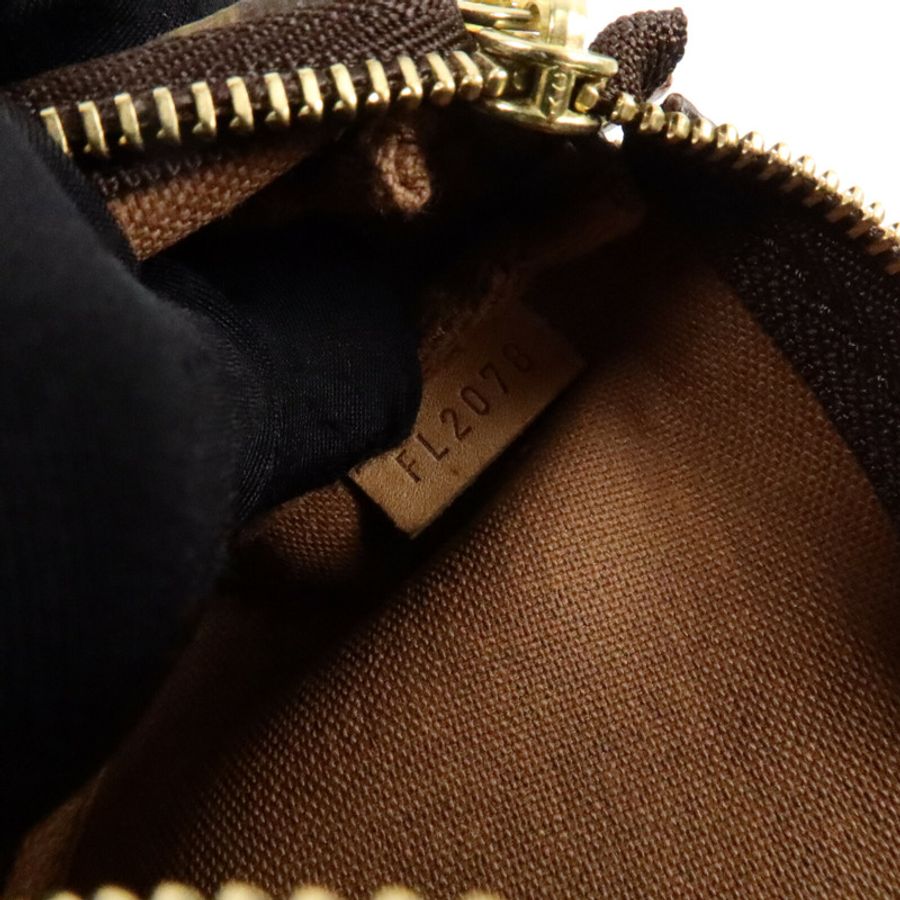 LOUIS VUITTON Monogram Mini Pochette Accessoires金扣手挽袋-7