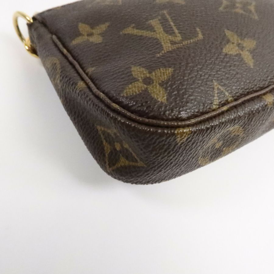 LOUIS VUITTON Monogram Mini Pochette Accessoires金扣手挽袋-12