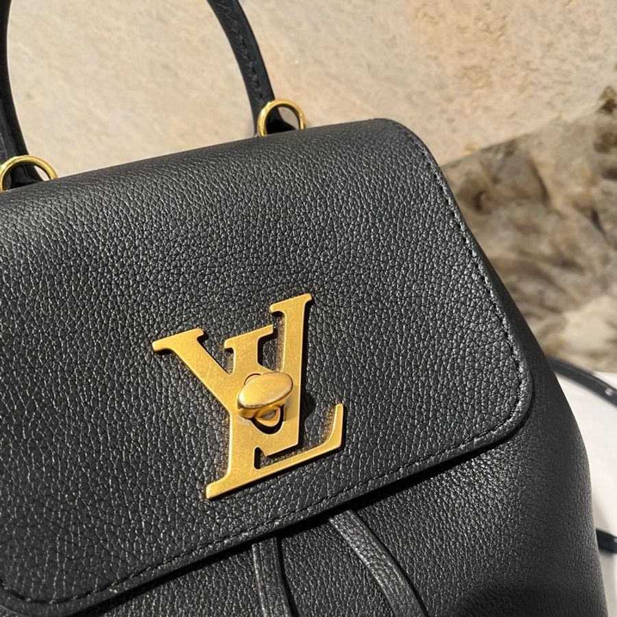 Louis Vuitton 黑金牛皮LockMe後背包-7
