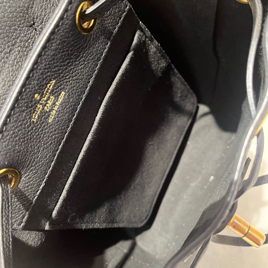 Louis Vuitton 黑金牛皮LockMe後背包-8