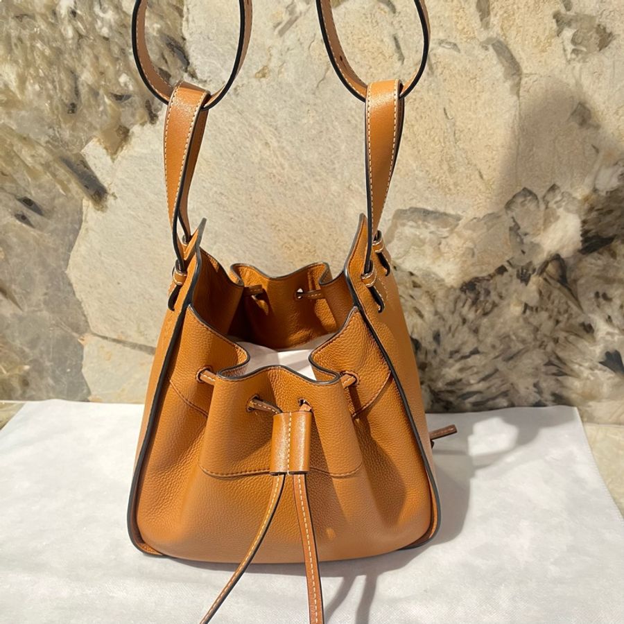 Loewe棕色牛皮Hammock小號-0