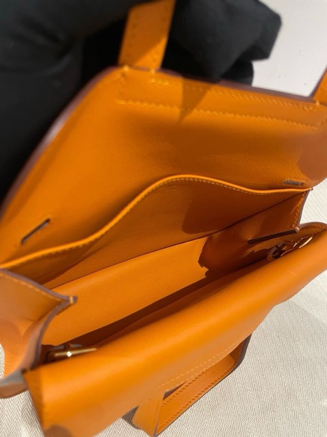 Hermes 愛馬仕 halzan mini 橙色銀扣，C刻Swift皮，底長22/15/6cm 配件防塵袋 有票-6