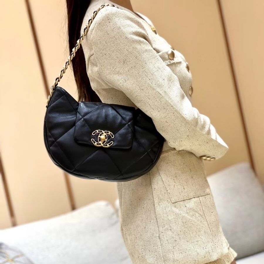 全新全配🖤✨#香奈兒 #黑銀餃子包 #19bag系列24c腋下包 #盒子塵袋 #晶片款-3